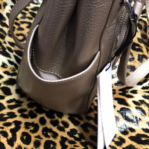 Calvin Klein Pocketbook with dust bag NWT - Picture 7 of 8